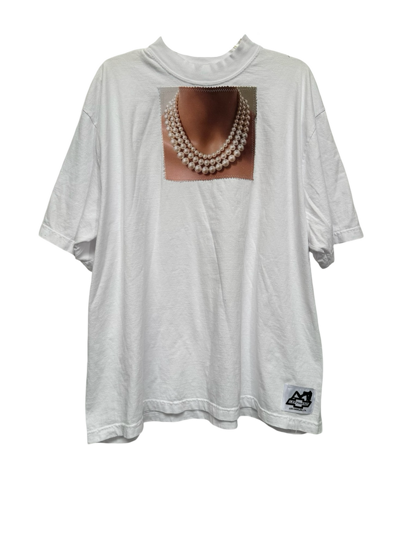 My moms pearl necklace tee