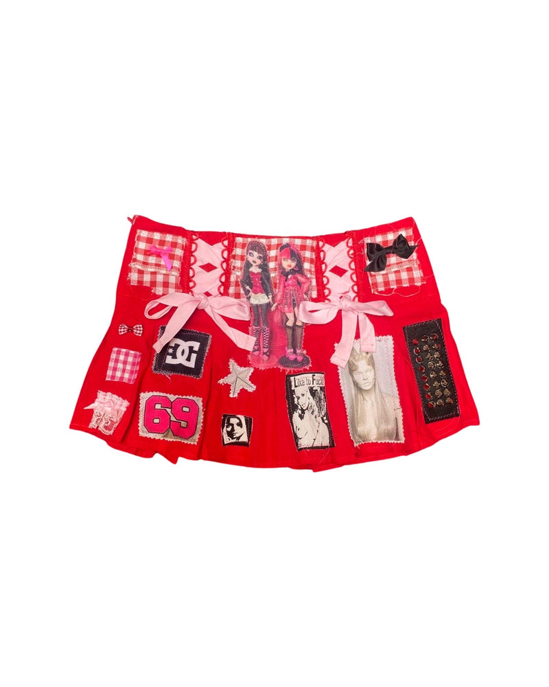 draculaura red mini skirt
